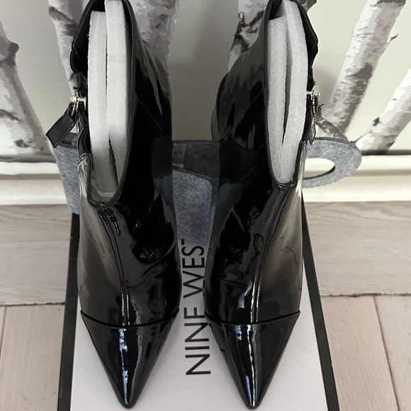 BLACK FRIDAY SPECIAL NINE WEST POINTED PATENT ANKLE BOOTS 10 1/2- NEW NEVER WORN - Picture 5 of 6